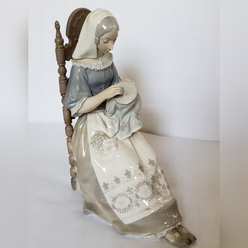 Lladro 4865 Embroider - a Women In Chair